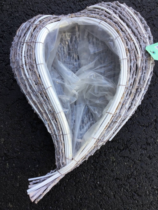 basket heart 40x31xh19 (inner 28x15)