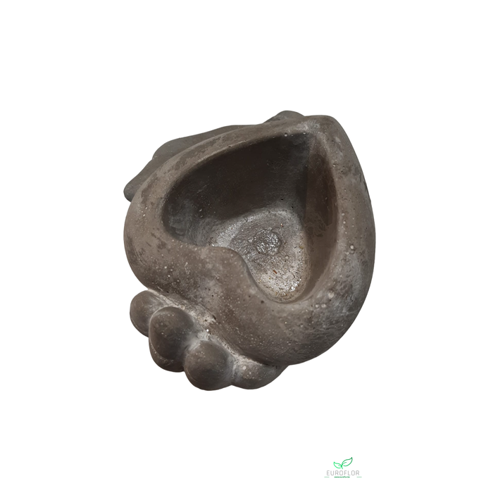 <h4>CEMENT HAND WITH HEART GREY 17*11*H10</h4>