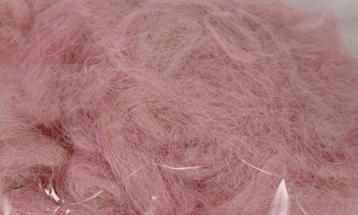 <h4>Fuzzy fibre 250 gram in poly light pink</h4>
