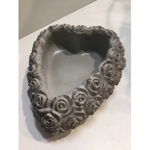 HEART WITH ROSES PLANTER GREY 15,8*13,5*H6
