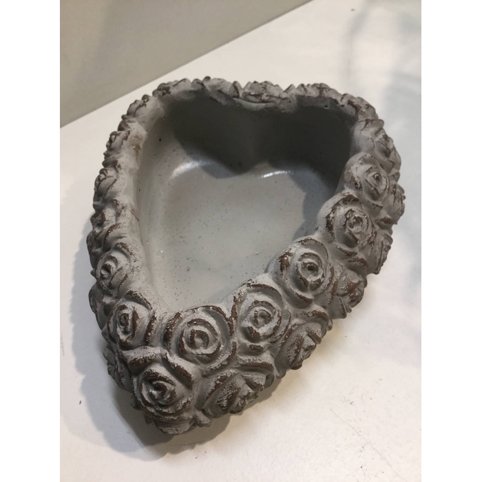<h4>HEART WITH ROSES PLANTER GREY 15,8*13,5*H6</h4>