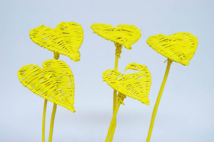 Lata Heart 8cm on stem Hat type Covered Yellow