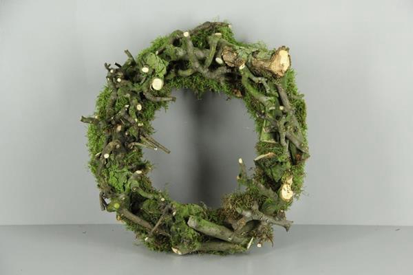 <h4>Wreath Pear Wood / Moss 50cm</h4>