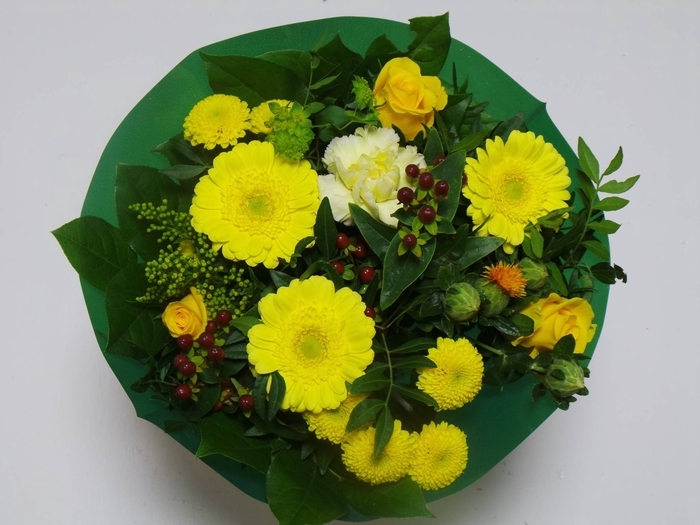 Bouquet biedermeier kim medium yellow