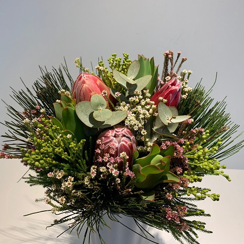 Bqt - World Bouquet 3 Protea