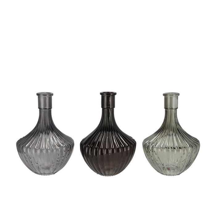 <h4>Dayah Shade Of Grey Glass Vase 17x24cm</h4>