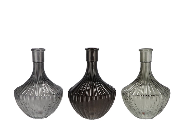 <h4>Dayah Shade Of Grey Glass Vase 17x24cm</h4>
