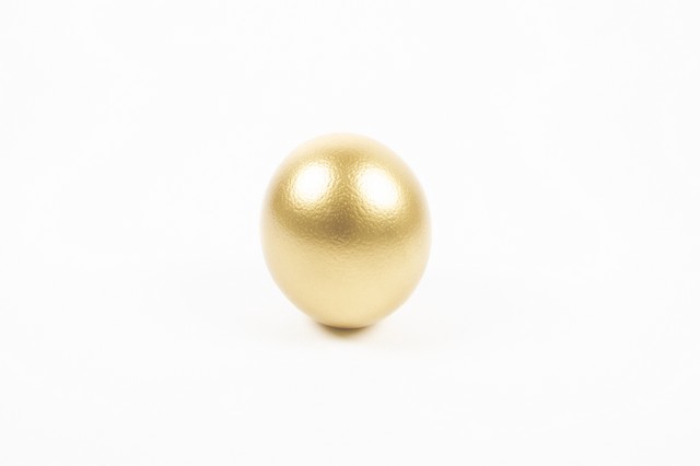<h4>Egg ostrich paint gold</h4>
